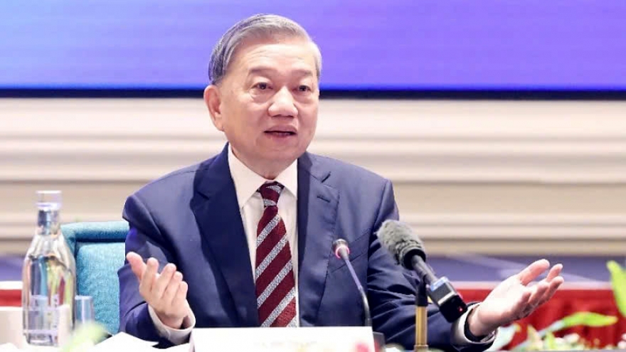 Party leader urges deeper cooperation at Vietnam – Singapore business roundtable